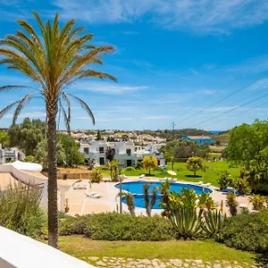 Apartment Family Holidays With Pool View, Albufeira